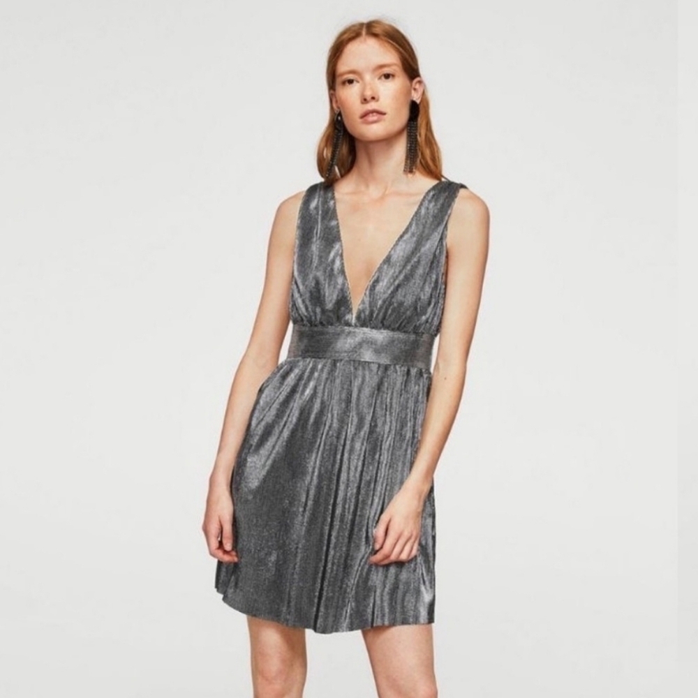 MNG Mango Textured Deep V Neck Pockets Lined Silver Metallic Mini Dress Sz 2